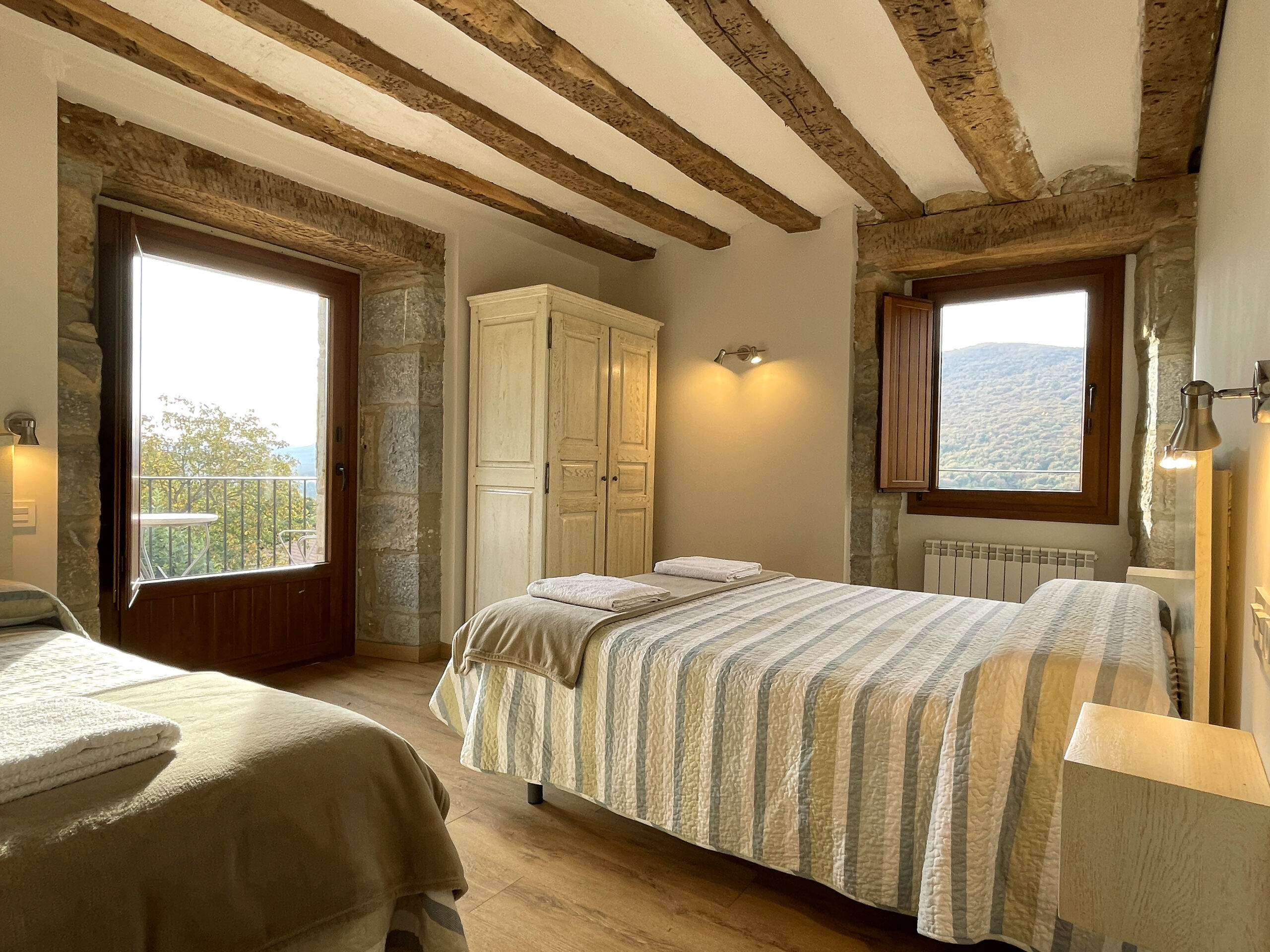  interior de la casa rural para grupos Palacio de Aralar en Oskotz, Navarra