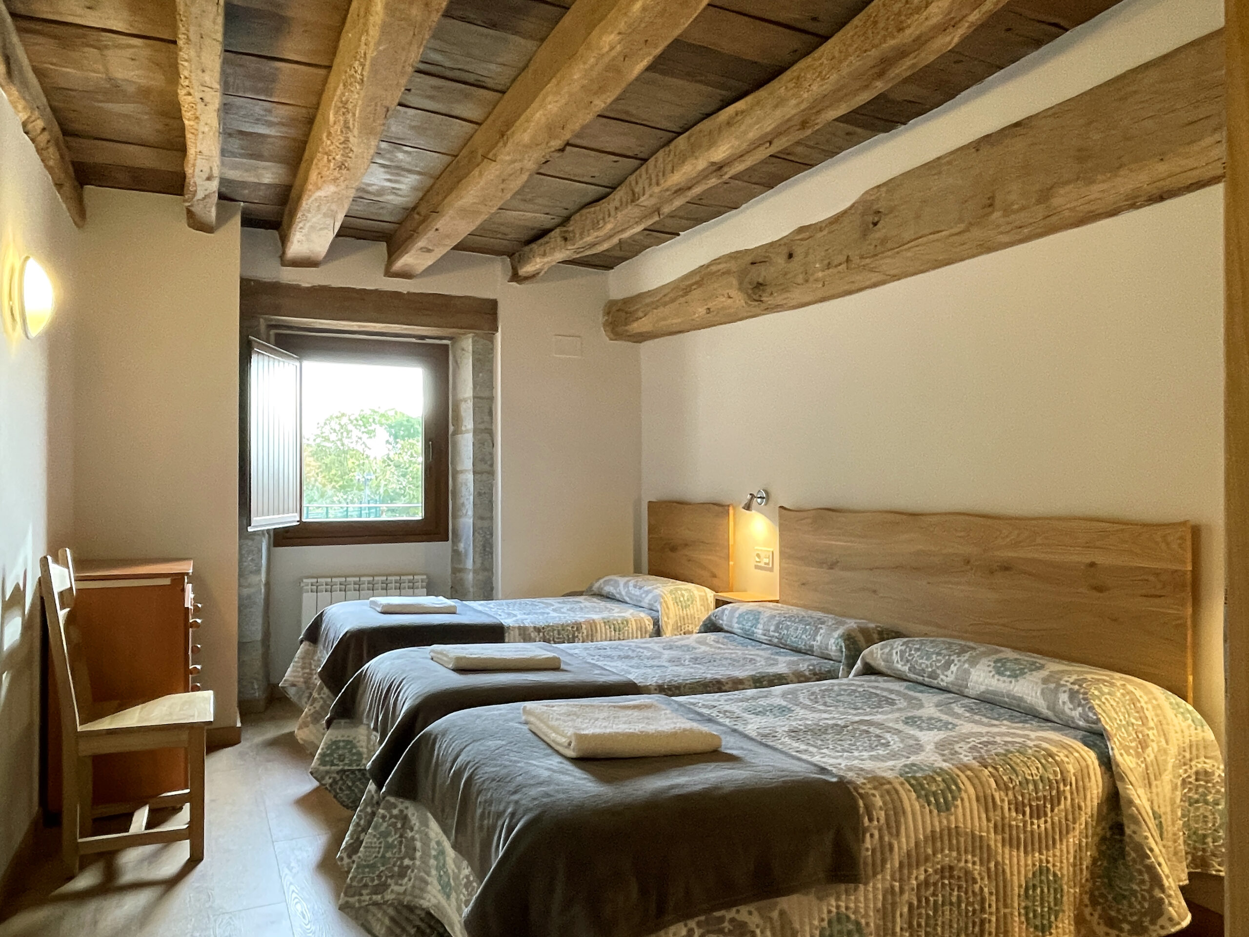  interior de la casa rural para grupos Palacio de Aralar en Oskotz, Navarra