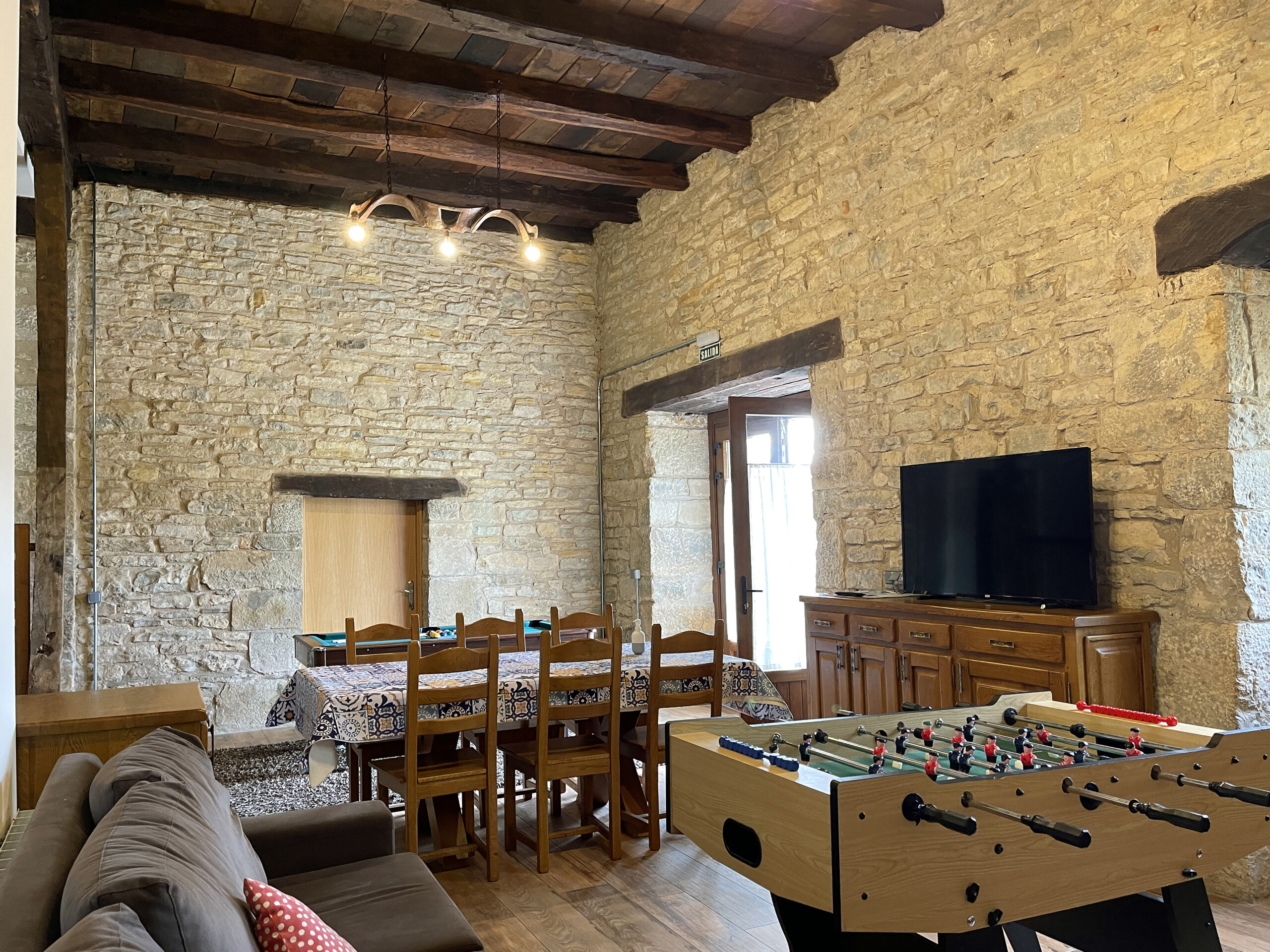  interior de la casa rural para grupos Palacio de Aralar en Oskotz, Navarra