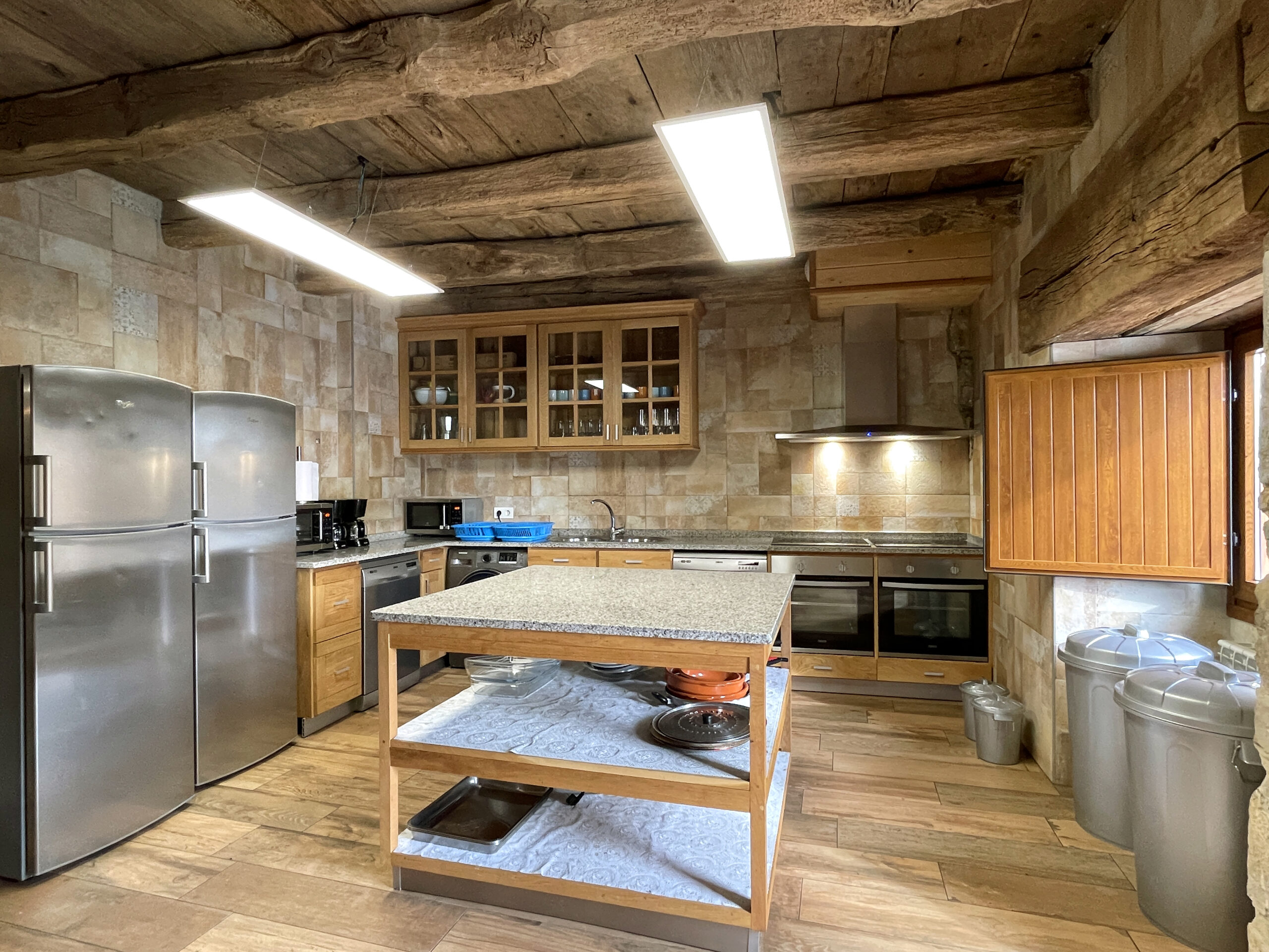 cocina de la casa rural para grupos Palacio de Aralar en Oskotz, Navarra