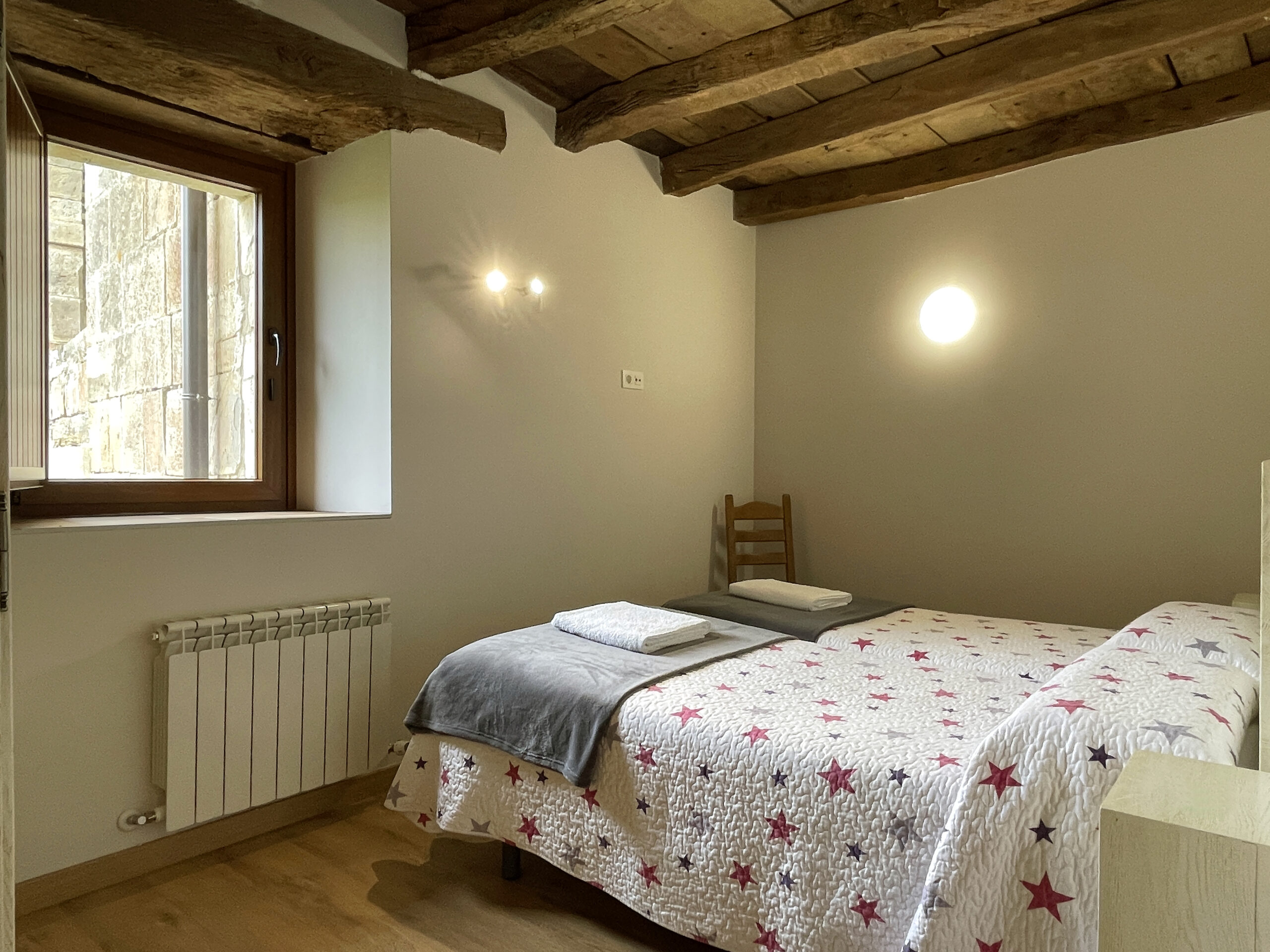  interior de la casa rural para grupos Palacio de Aralar en Oskotz, Navarra