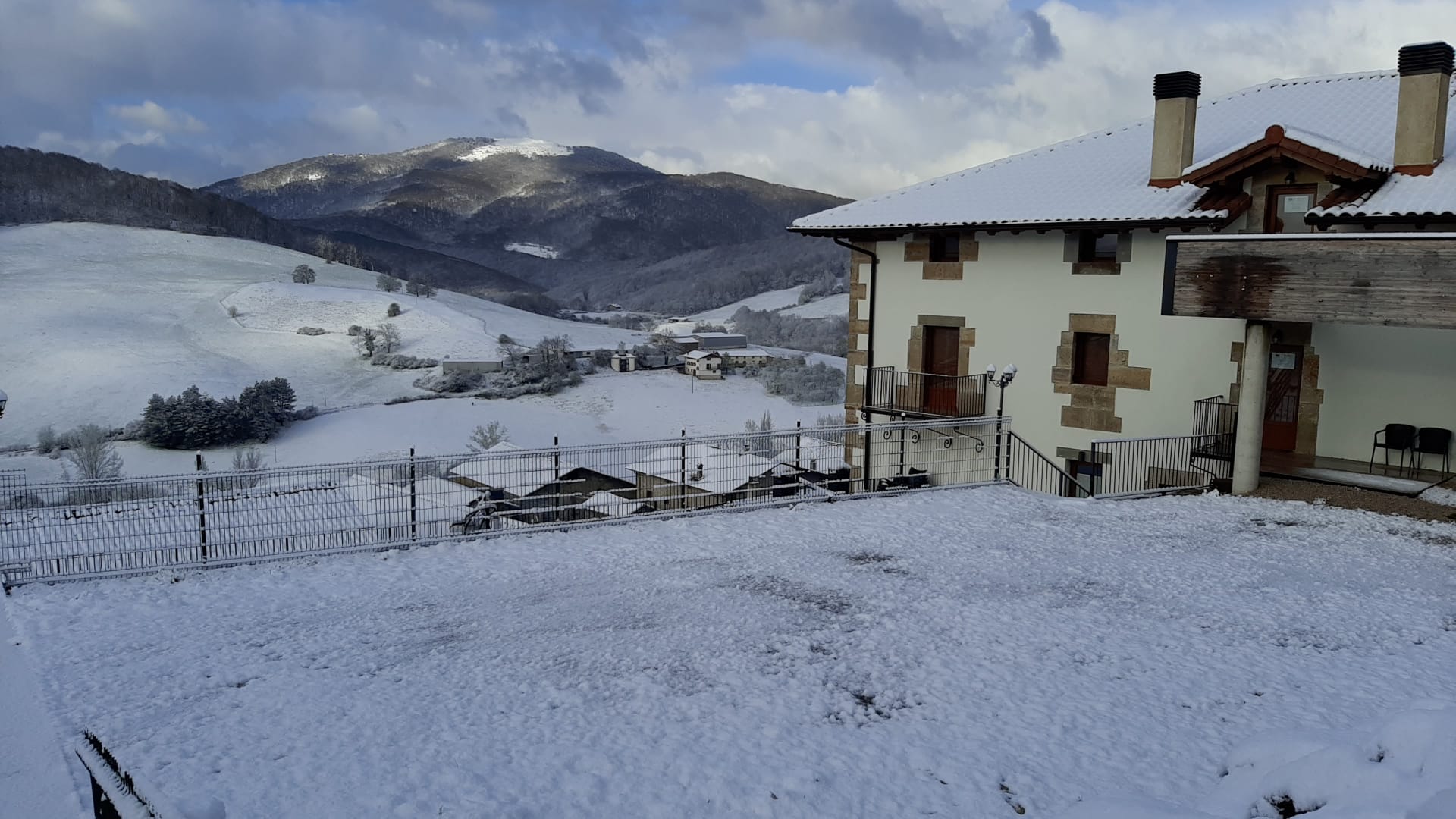 Nieve en la casa rural Palacio de Aralar