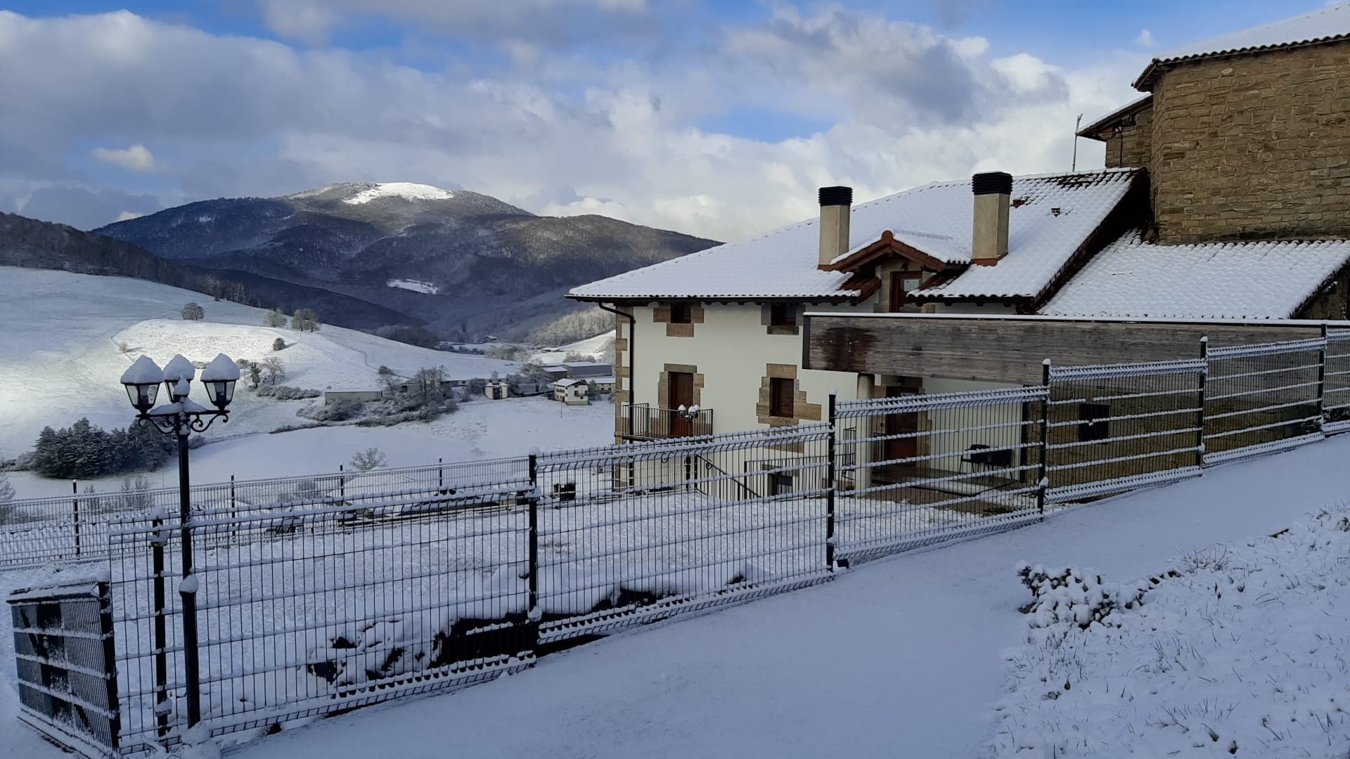 Nieve en la casa rural Palacio de Aralar